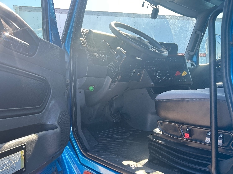 2021 International LT in El Paso, TX — photo 9