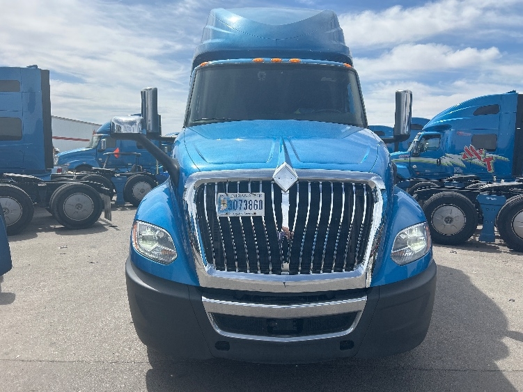 2021 International LT in El Paso, TX — photo 2