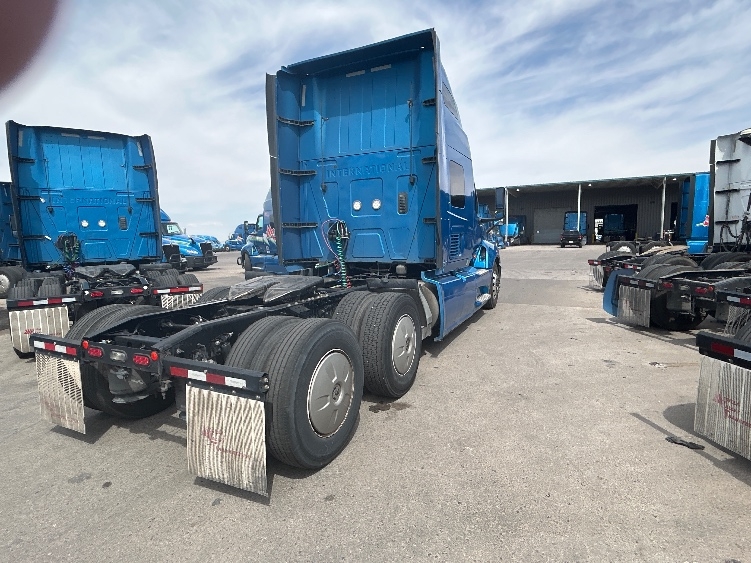2021 International LT in El Paso, TX — photo 7