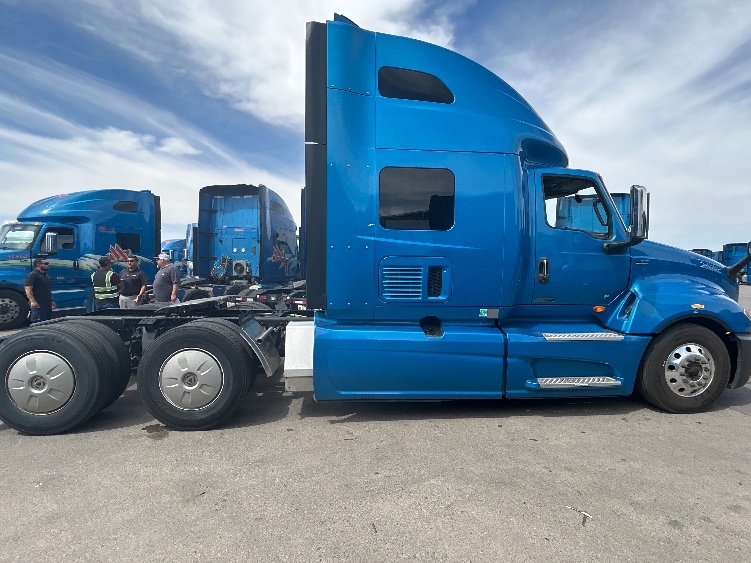 2021 International LT in El Paso, TX — photo 8