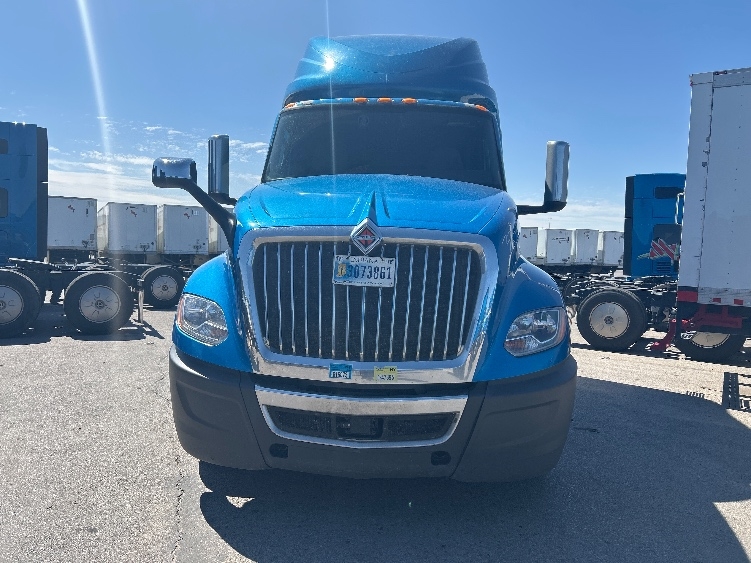 2021 International LT in El Paso, TX — photo 2