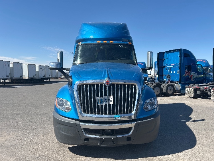 2021 International LT in El Paso, TX — photo 2