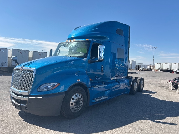 2021 International LT in El Paso, TX — photo 3