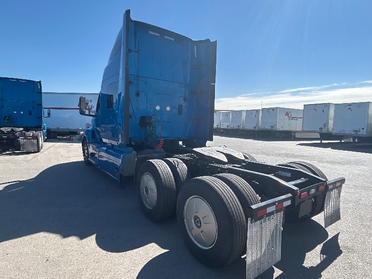2021 International LT in El Paso, TX — photo 5