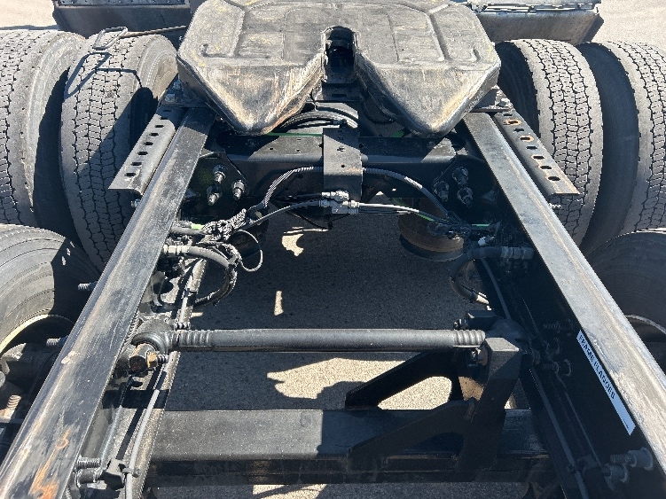 2021 International LT in El Paso, TX — photo 6