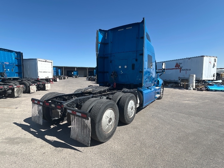 2021 International LT in El Paso, TX — photo 7