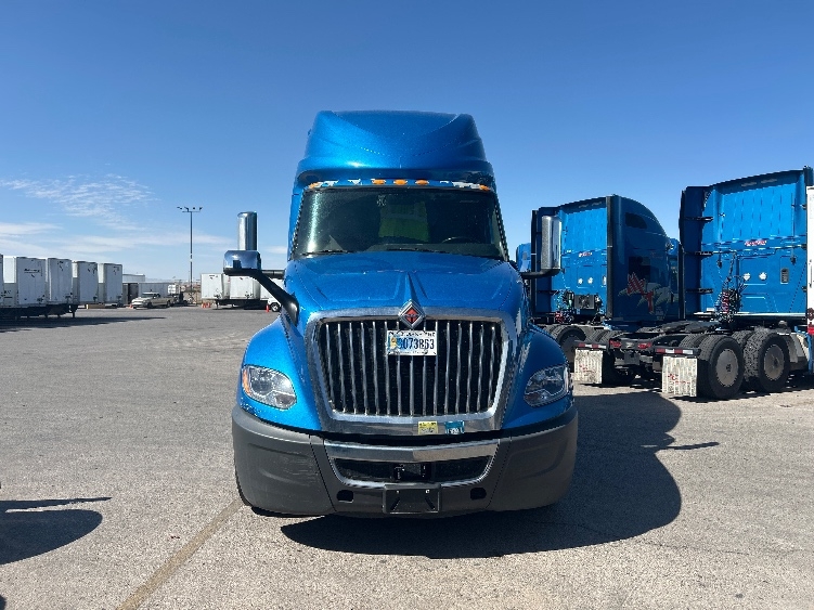 2021 International LT in El Paso, TX — photo 2