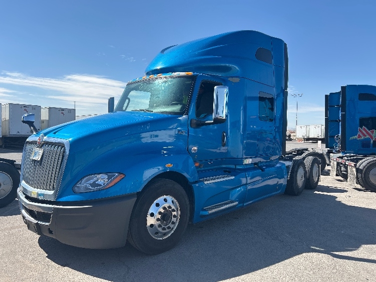 2021 International LT in El Paso, TX — photo 3