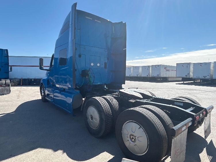 2021 International LT in El Paso, TX — photo 5