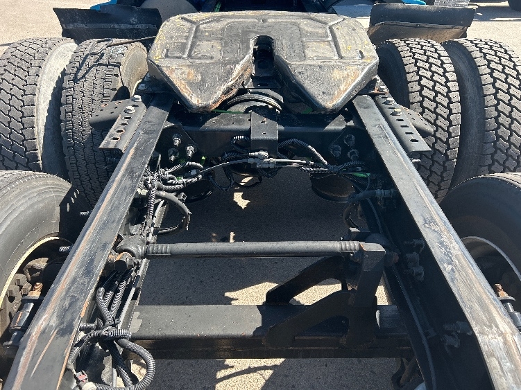 2021 International LT in El Paso, TX — photo 6