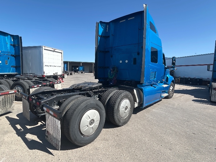 2021 International LT in El Paso, TX — photo 7