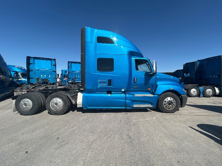2021 International LT in El Paso, TX — photo 8
