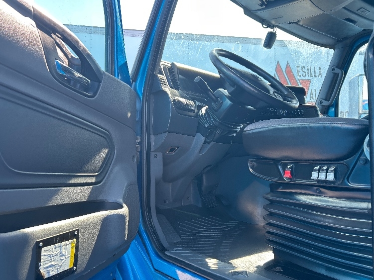 2021 International LT in El Paso, TX — photo 9