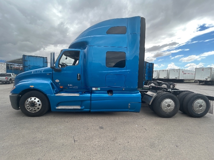 2021 International LT in El Paso, TX — photo 4