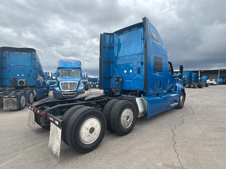 2021 International LT in El Paso, TX — photo 7