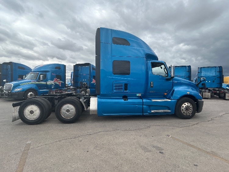 2021 International LT in El Paso, TX — photo 8