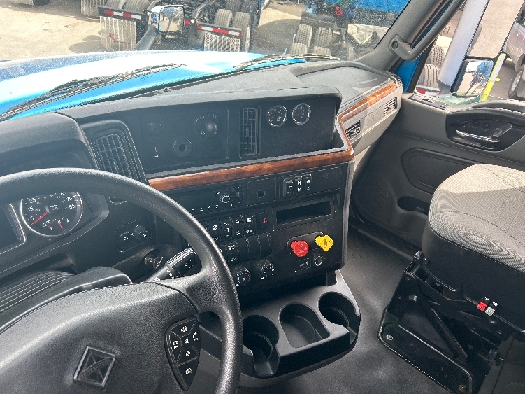 2021 International LT in El Paso, TX — photo 10