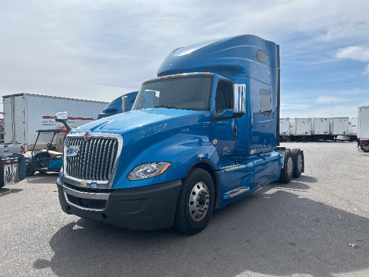 2021 International LT in El Paso, TX — photo 3
