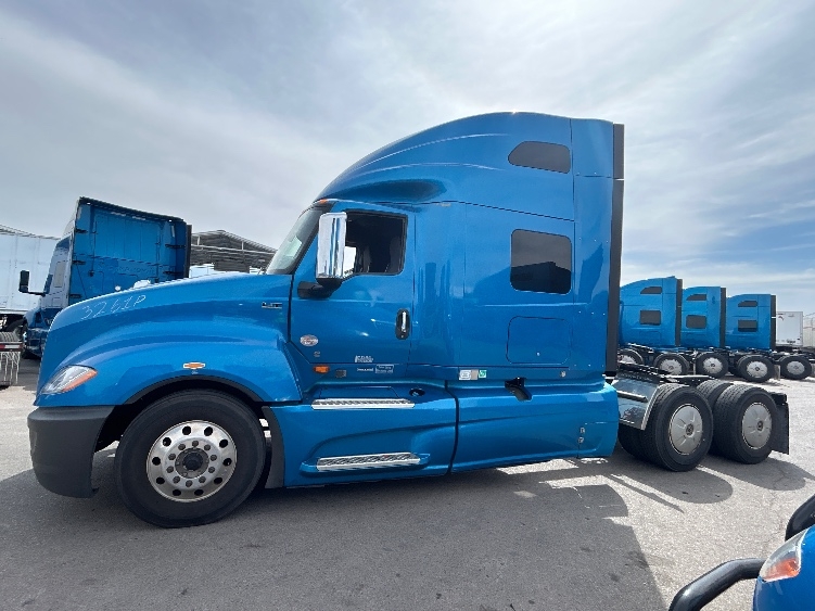 2021 International LT in El Paso, TX — photo 4