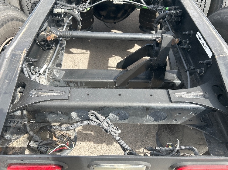 2021 International LT in El Paso, TX — photo 6