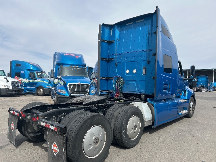 2021 International LT in El Paso, TX — photo 7