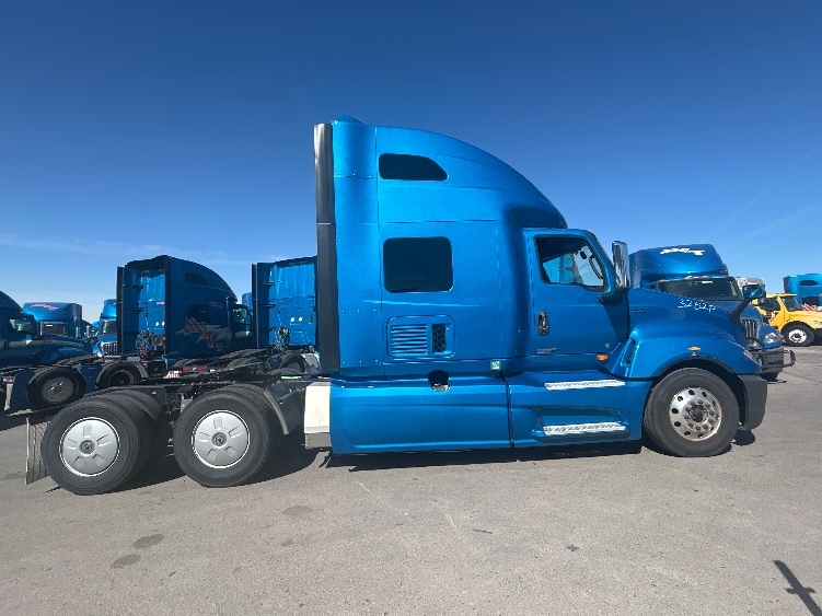 2021 International LT in El Paso, TX — photo 8