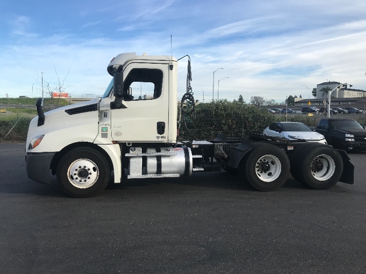 2019 Freightliner Cascadia in West Sacramento, CA — photo 4