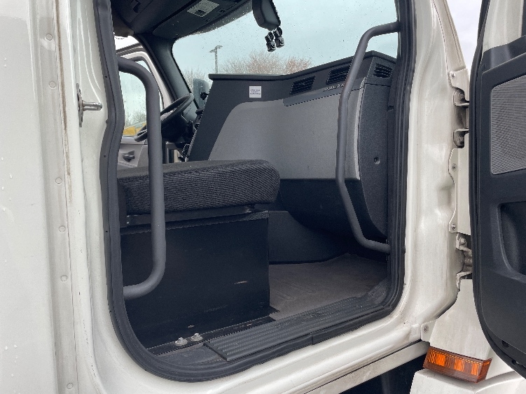2019 Freightliner Cascadia in Parsippany, NJ — photo 10