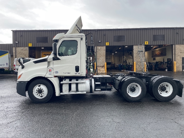2019 Freightliner Cascadia in Parsippany, NJ — photo 4