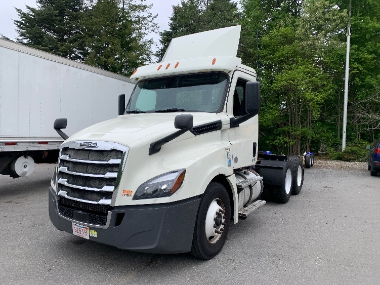 2019 Freightliner Cascadia in Franklin, MA — photo 3