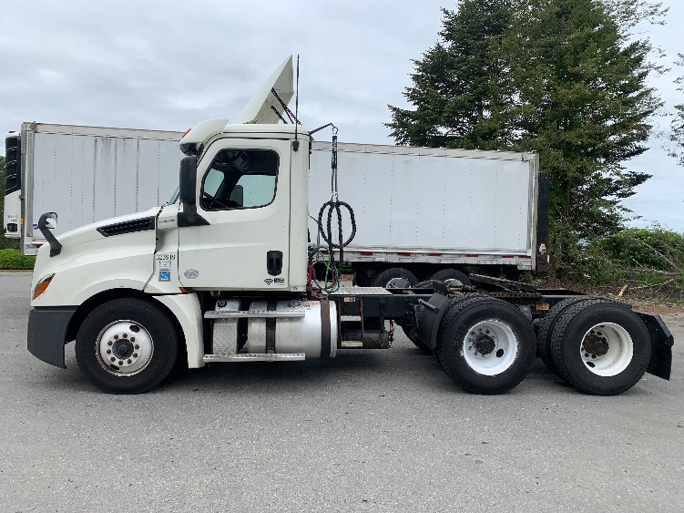 2019 Freightliner Cascadia in Franklin, MA — photo 4