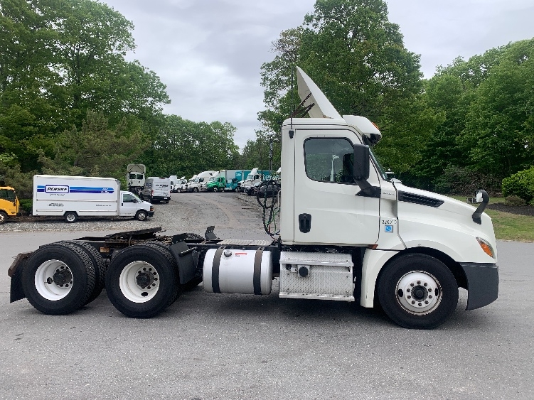 2019 Freightliner Cascadia in Franklin, MA — photo 8