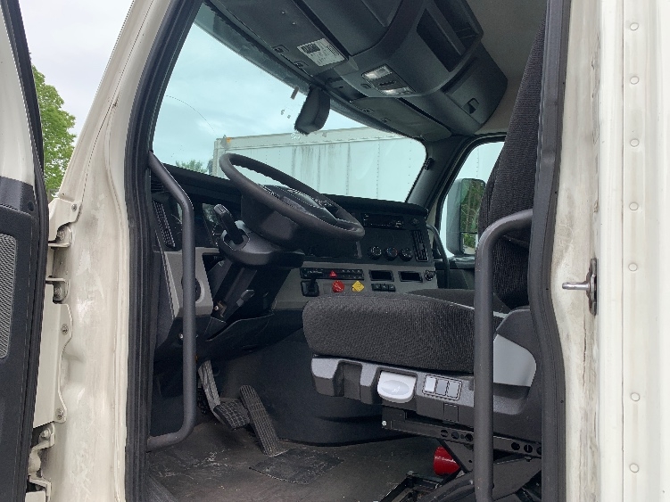 2019 Freightliner Cascadia in Franklin, MA — photo 9