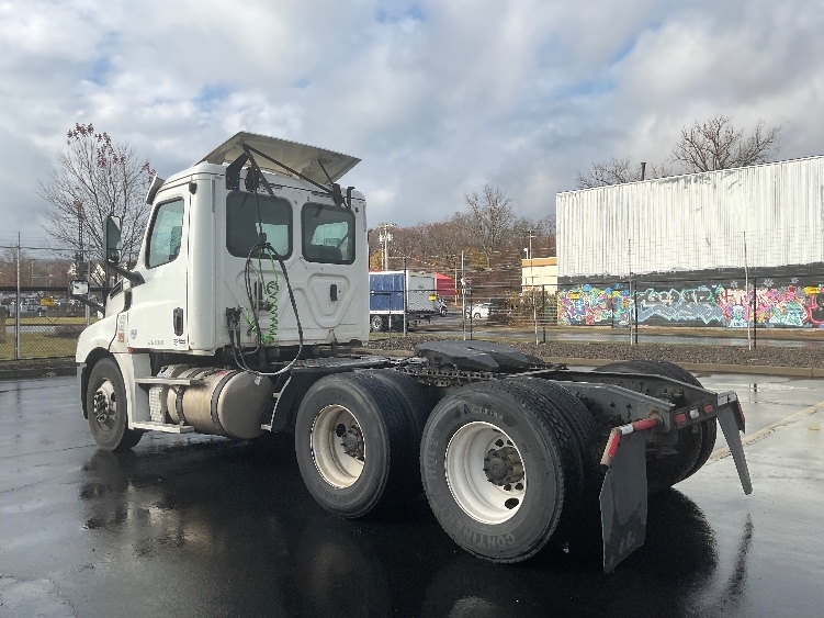 2019 Freightliner Cascadia in Springfield, MA — photo 5