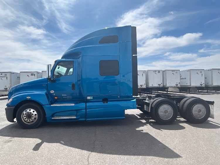2021 International LT in El Paso, TX — photo 4