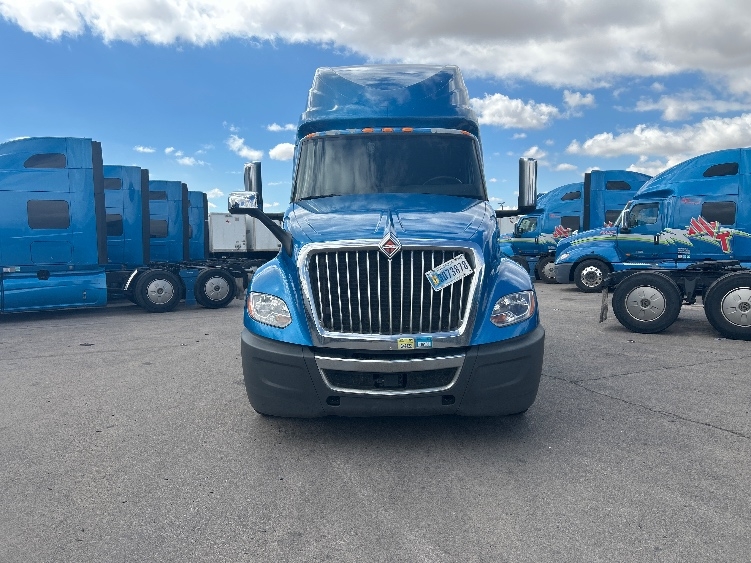 2021 International LT in El Paso, TX — photo 2