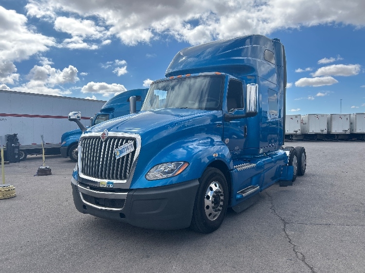2021 International LT in El Paso, TX — photo 3
