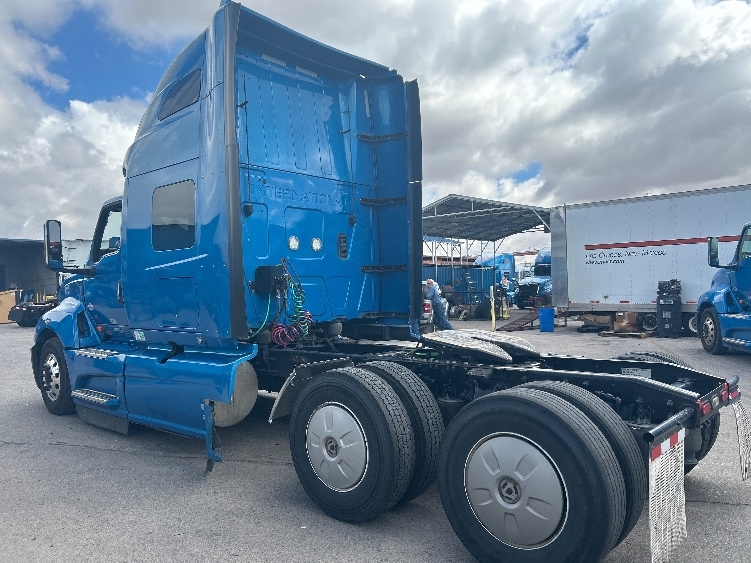 2021 International LT in El Paso, TX — photo 5