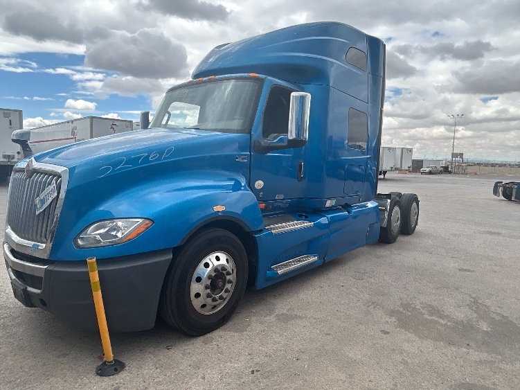 2021 International LT in El Paso, TX — photo 3