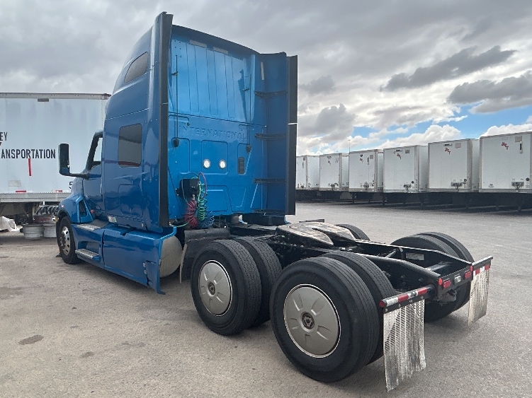 2021 International LT in El Paso, TX — photo 5