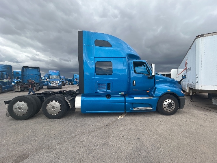 2021 International LT in El Paso, TX — photo 8