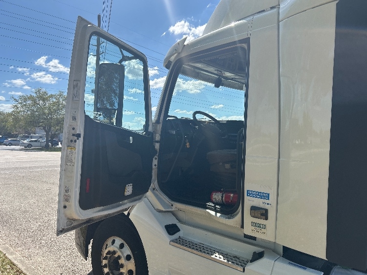 2019 Volvo in Ocala, FL — photo 9