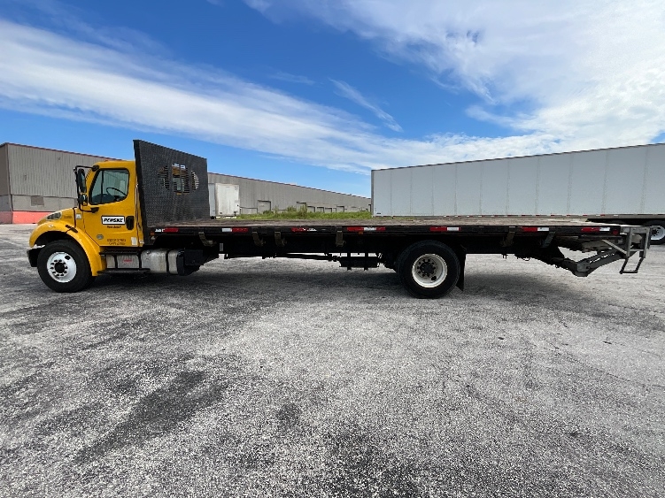 2019 Freightliner M2 106 in Tampa, FL — photo 4