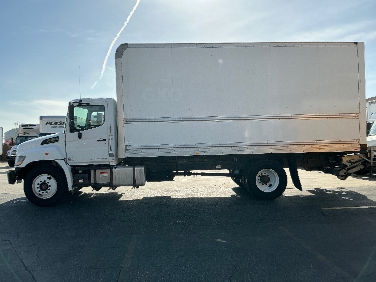 2019 Hino 268 in Torrance, CA — photo 4