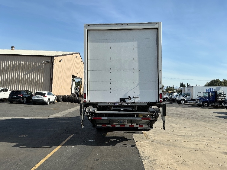 2019 Hino 268 in Torrance, CA — photo 7
