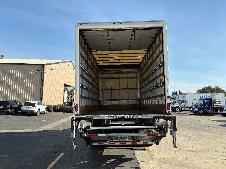2019 Hino 268 in Torrance, CA — photo 8