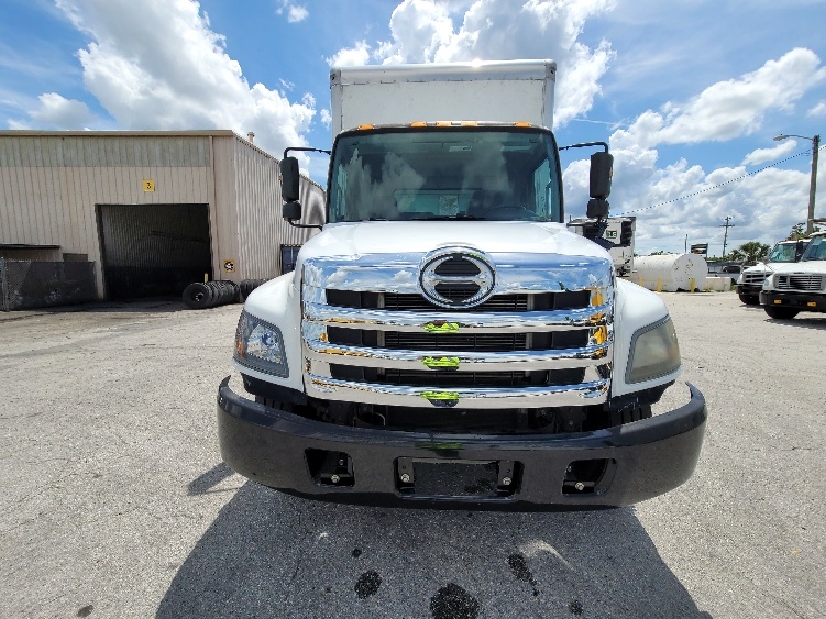 2019 Hino 268 in Ocala, FL — photo 2