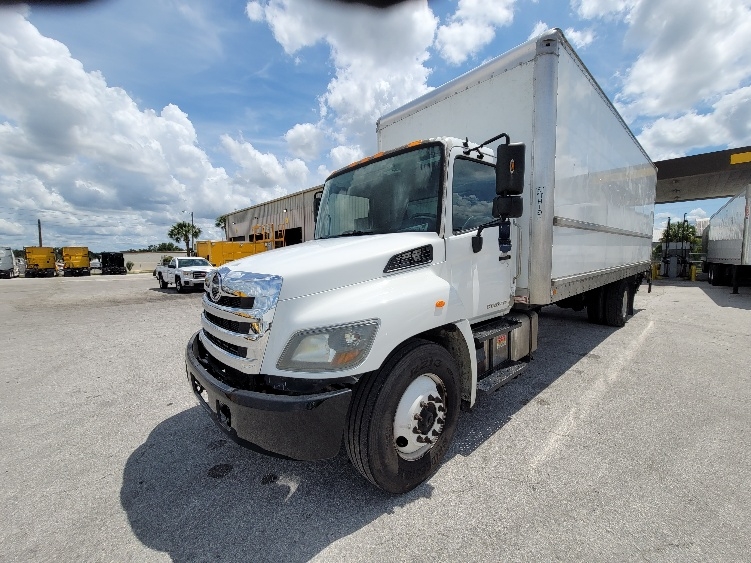 2019 Hino 268 in Ocala, FL — photo 3