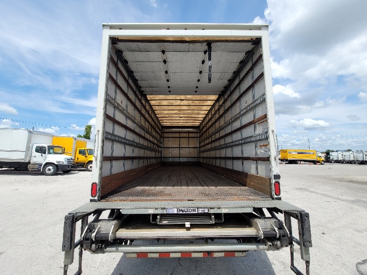 2019 Hino 268 in Ocala, FL — photo 8