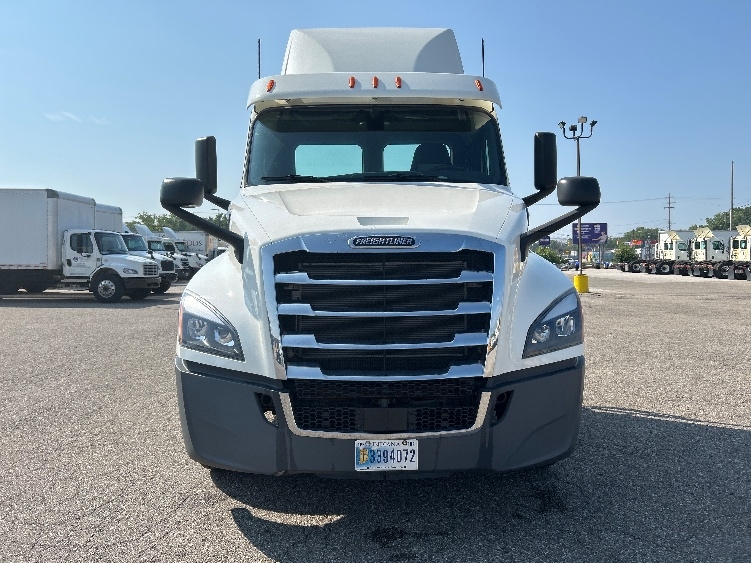 2019 Freightliner in Flint, MI — photo 2